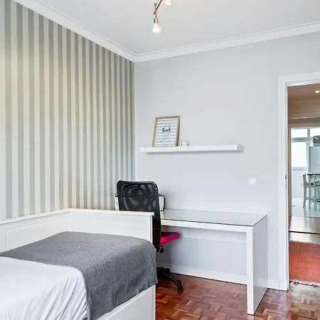Appartamento Large Contemporary With Three-bedrooms *