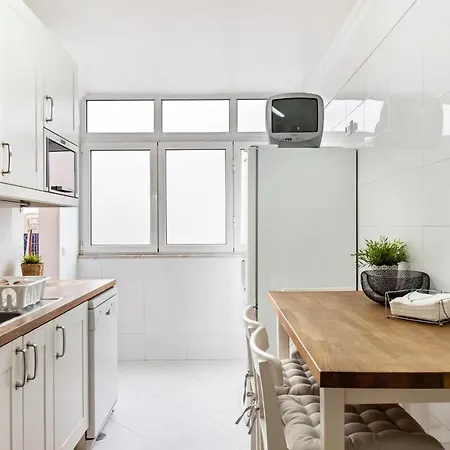 Appartamento Large Contemporary With Three-bedrooms